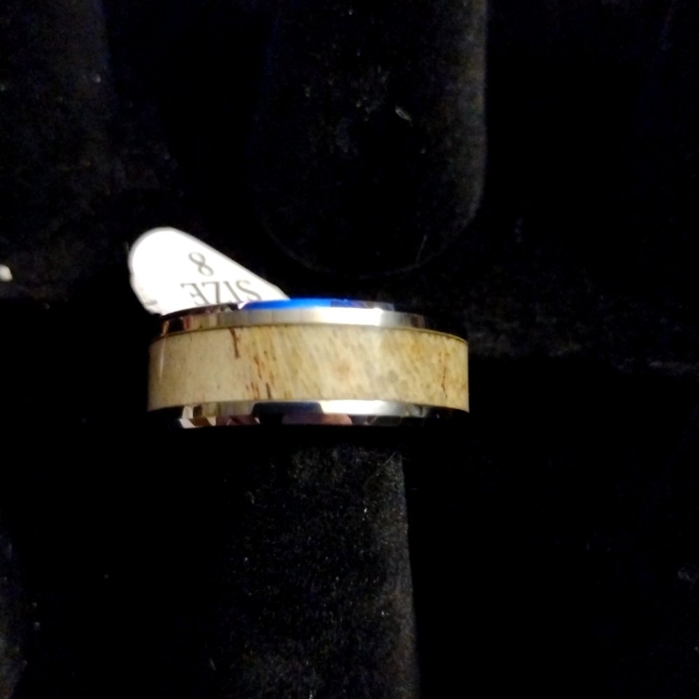 New Three Key Ring Size 8